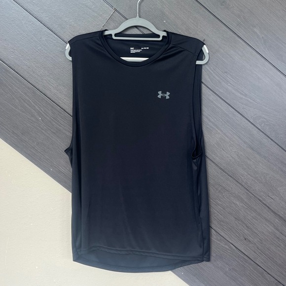 Under Armour Black Men's Athletic Tank Top - Picture 1 of 6